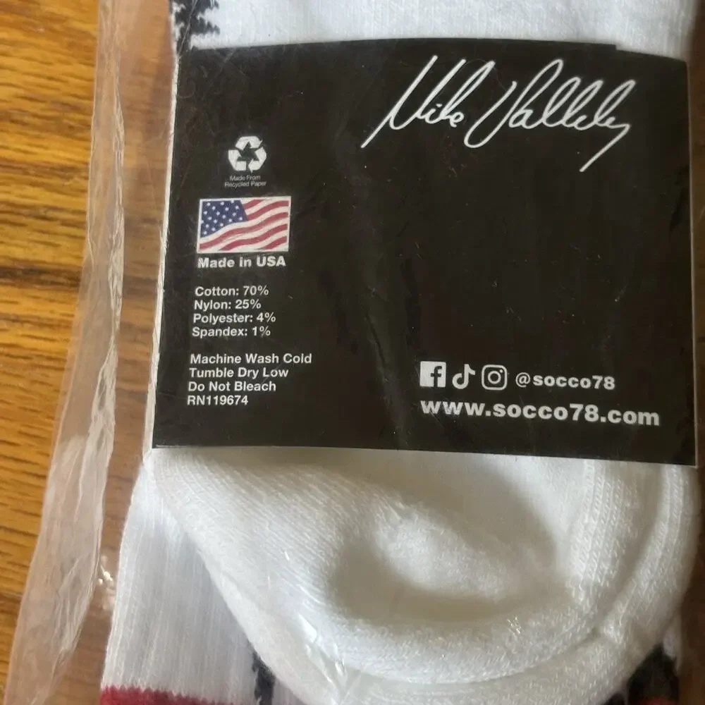 NWT SOCCO Mike Valley Socks White Crew Skater Tall New L/XL 10-13
